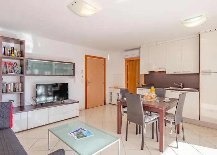 Appartement Santa Monica-2 By Interhome Fréjus